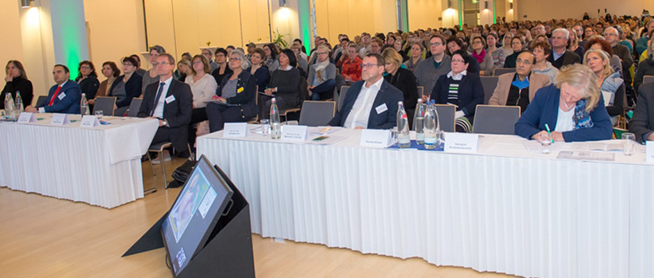 Uczestnicy sympozjum Juzo Uczestnicy sympozjum Juzo podczas wykładu