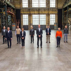 Vordere Reihe (v.l.n.r.): Martin Morand, Dr. med. Tobias Bertsch, Prof. Dr. med. Stefanie Reich-Schupke, Prof. Dr. med. Markus Stücker, Christine Hemmann-Moll, Sonja Eham (Juzo Akademie) Hintere Reihe (v.l.n.r.): Josef Strobl (Juzo Akademie), Dr. med. Sören Sörensen, Prof. Dr. med. Metin Senkal, Prof. Dr. med. Gunther Felmerer, Thomas Zähringer