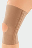 Rodilla con JuzoFlex Genu 320 con rótula abierta, de color Beige