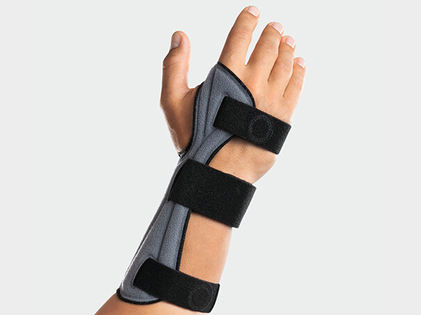 JuzoPro Manu Xtec Palmar Handorthese JuzoPro Manu Xtec Palmar an einer Hand abgebildet