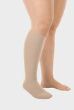 Below-knee compression stocking with closed toe