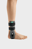 Spronggewricht met de JuzoPro Malleo Light met individueel aanpasbare sluitbanden en hielband voor een optimale pasvorm
