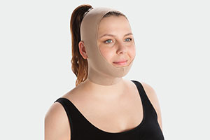 Juzo Expert head garment product image Woman wearing a Juzo Expert head garment