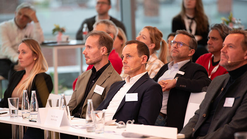 Juzo Symposien präsent & digital